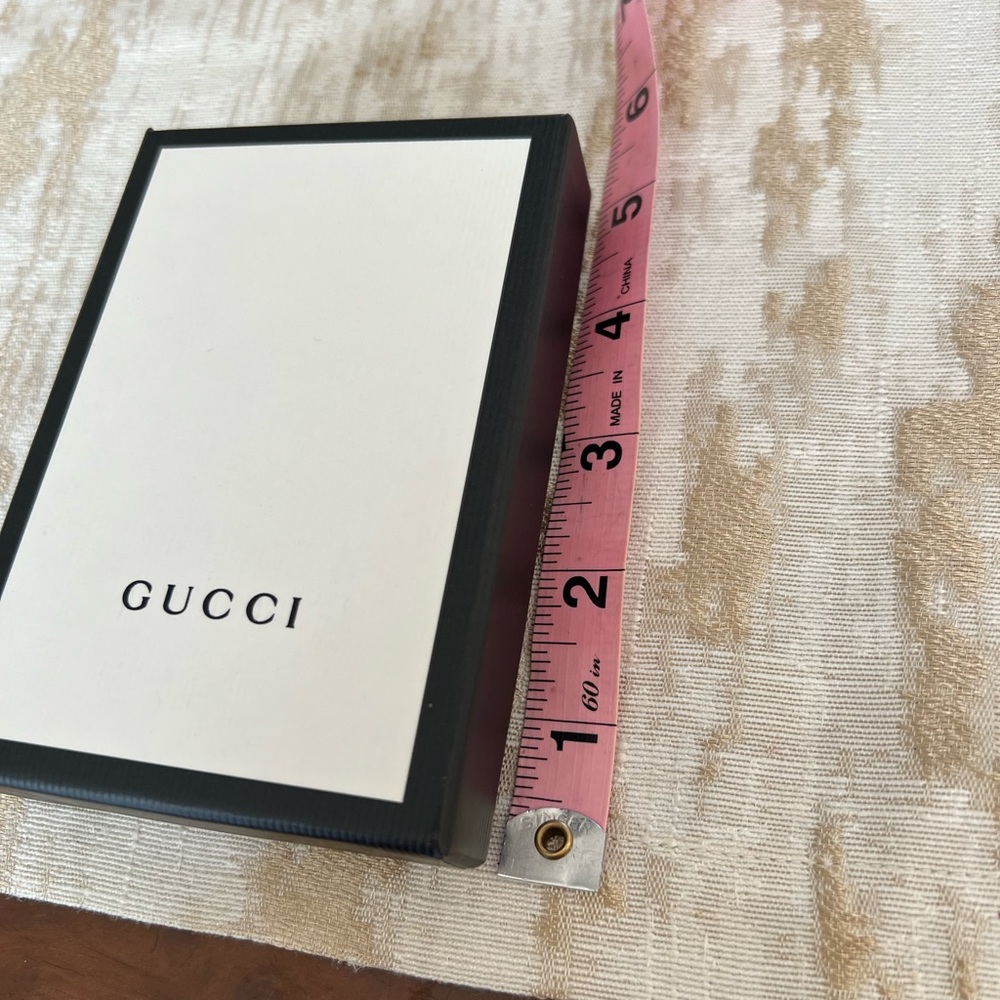Small empty Gucci box - Picture 4 of 5